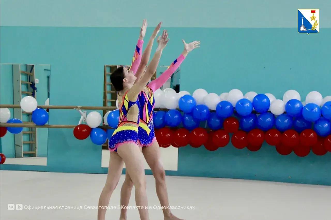 Около 50 акробатов соревновались на состязаниях, посвященных 12-й годовщине Русской весны Около 50 акробатов соревновались на состязаниях, посвященных 12-й годовщине Русской весны