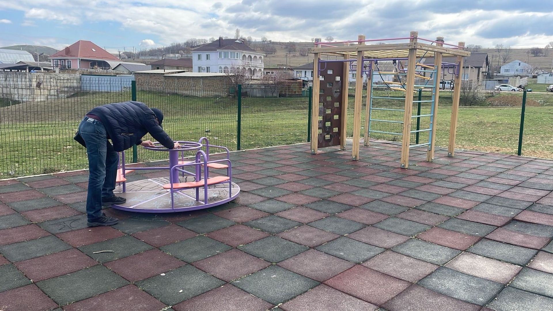 Детские и спортивные площадки