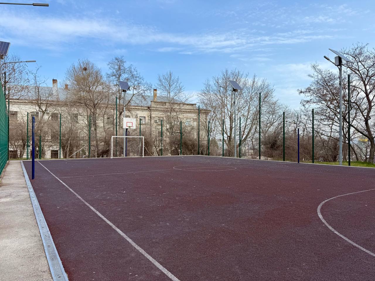 Сергей Резниченко: Сегодня Управление спорта и наши подведомственные учреждения поддержали инициативу нашего Губернатора Михаила Владимировича Развожаева и с удовольствием приняли участие в первом субботнике Сергей Резниченко: Сегодня Управление спорта и наши подведомственные учреждения поддержали инициативу нашего Губернатора Михаила Владимировича Развожаева и с удовольствием приняли участие в первом субботнике