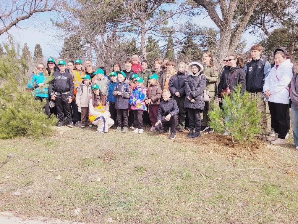 Экопросвещение. в Международный день лесов в Севастополе высадили 50 хвойных деревьев! Экопросвещение. в Международный день лесов в Севастополе высадили 50 хвойных деревьев!