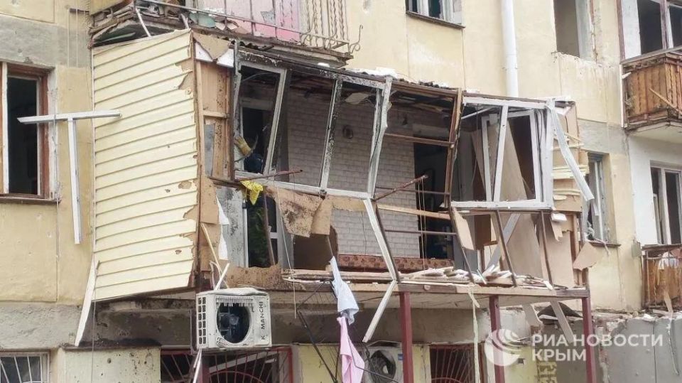 Пострадавшие от атак ВСУ в Севастополе дома застеклят до 28 марта