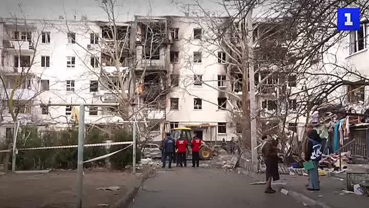 Жители ул. Павла Корчагина приходят в себя после взрыва, который прогремел накануне ночью в доме №14