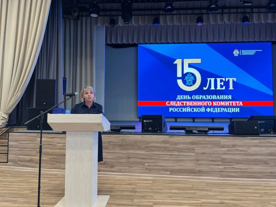 Севастопольские полицейские продолжают проводить профориентационные мероприятия с подростками