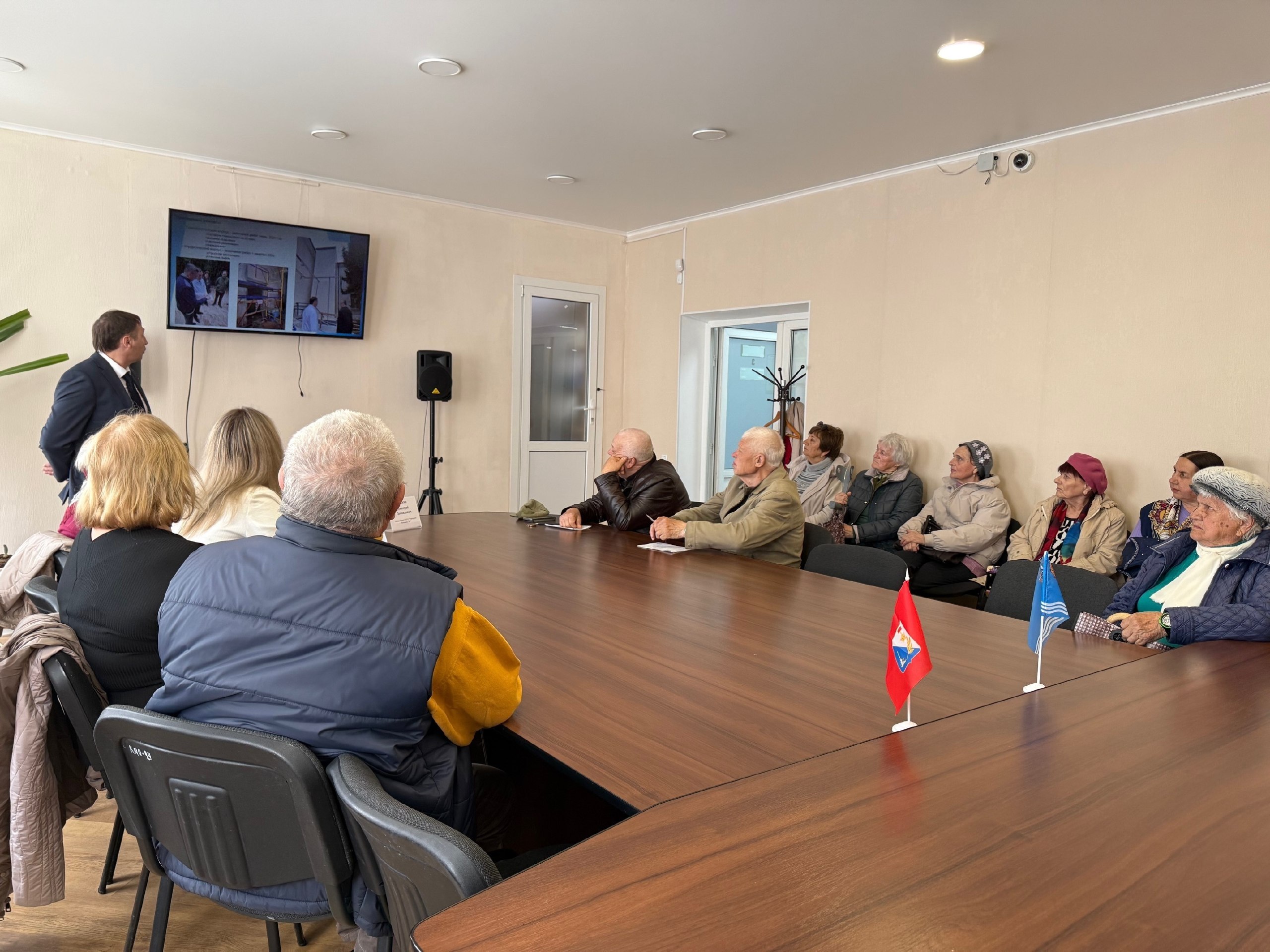 26 марта прошёл приём главного врача 4-й городской больницы Ложкина Дмитрия Леонидовича 26 марта прошёл приём главного врача 4-й городской больницы Ложкина Дмитрия Леонидовича