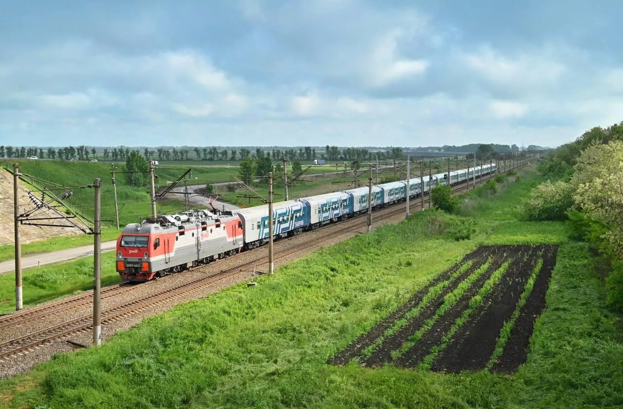 Четыре поезда в Крым задерживаются в пути из-за перекрытия Крымского моста