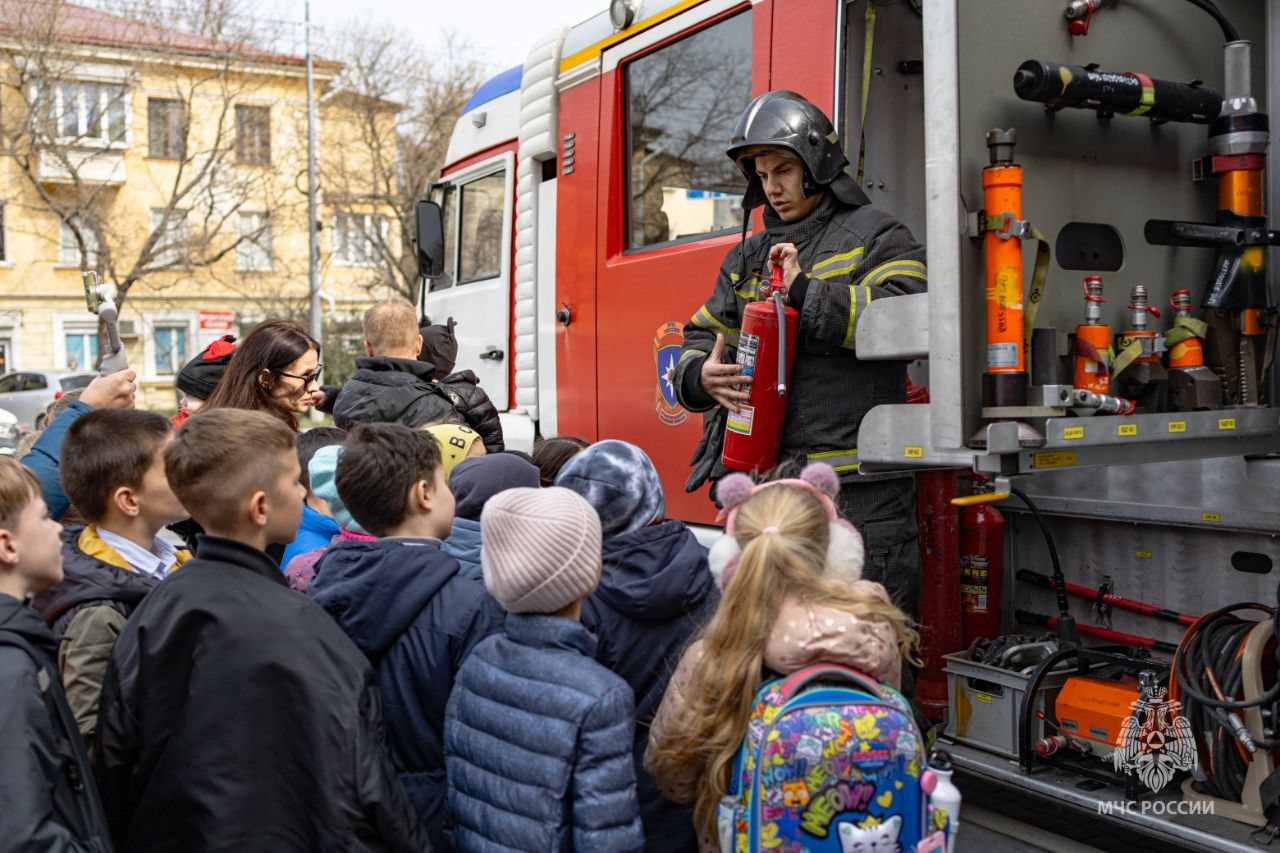 В гостях у МЧС России полезно и интересно! В гостях у МЧС России полезно и интересно!