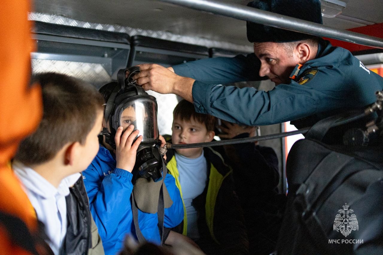 В гостях у МЧС России полезно и интересно! В гостях у МЧС России полезно и интересно!