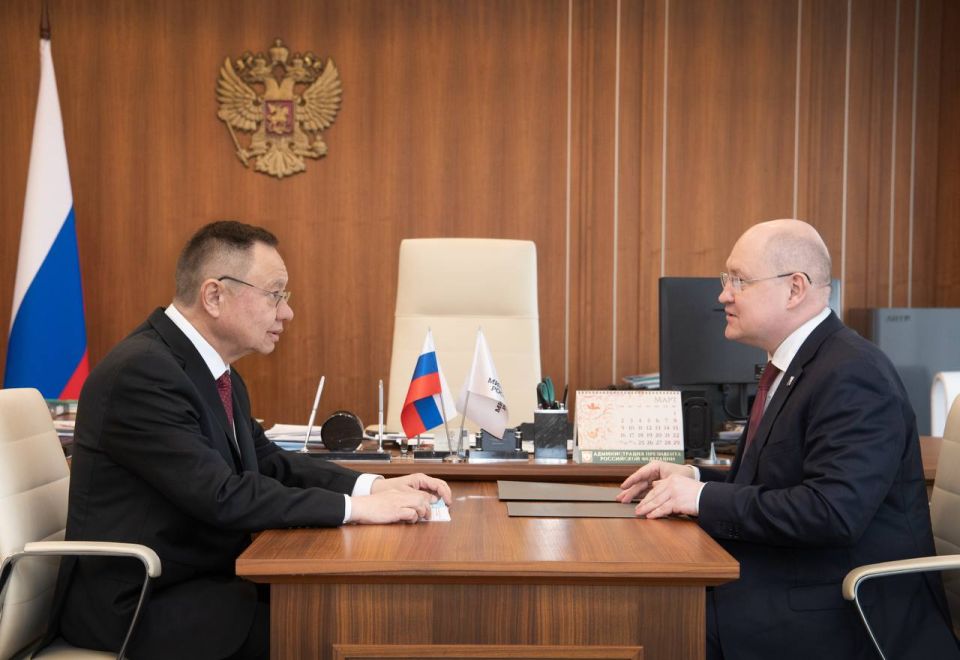 Михаил Развожаев: Провел в Москве рабочую встречу с министром строительства и ЖКХ России Иреком Энваровичем Файзуллиным