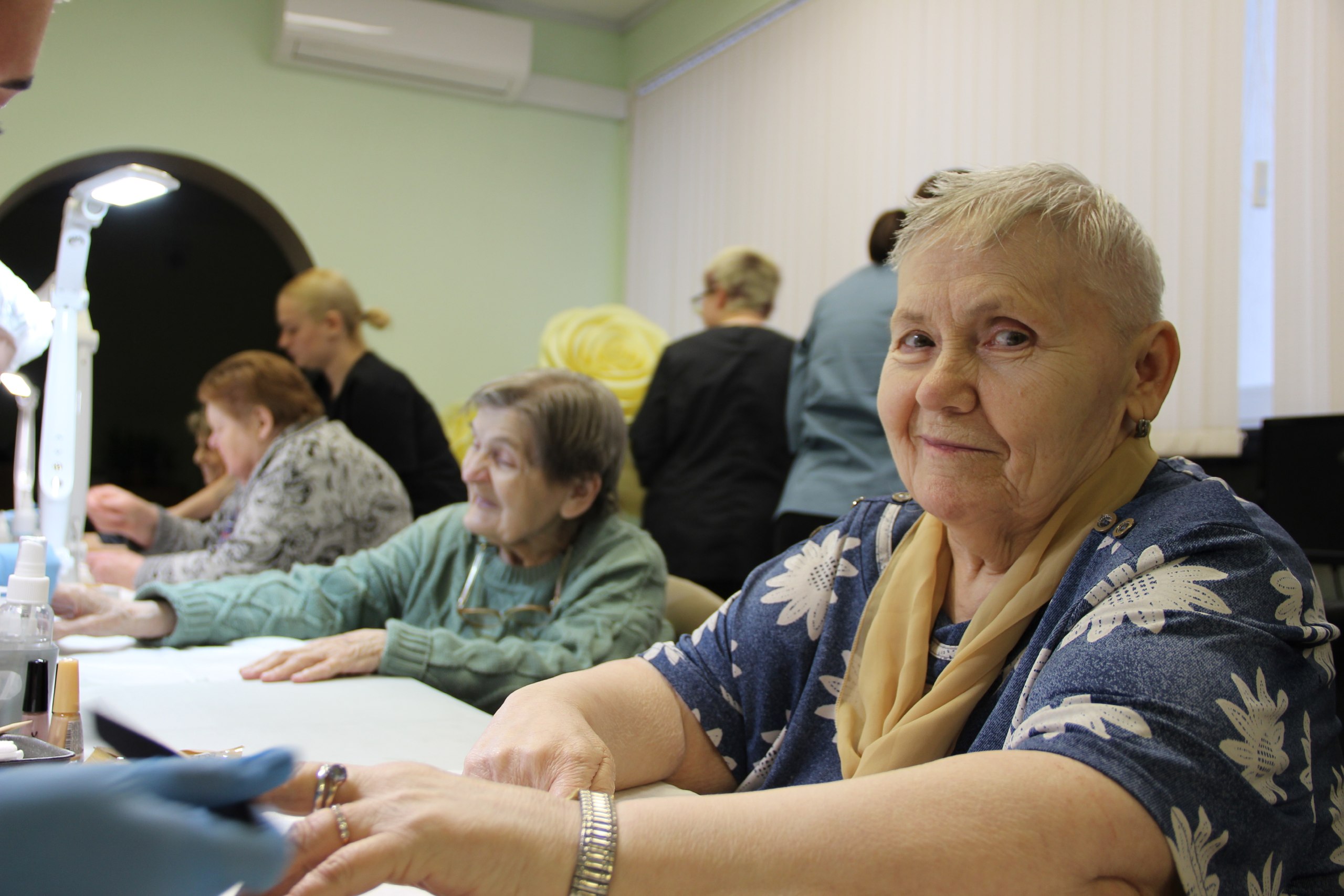 Студенты художественного колледжа подарили красоту подопечным дома-интерната Студенты художественного колледжа подарили красоту подопечным дома-интерната