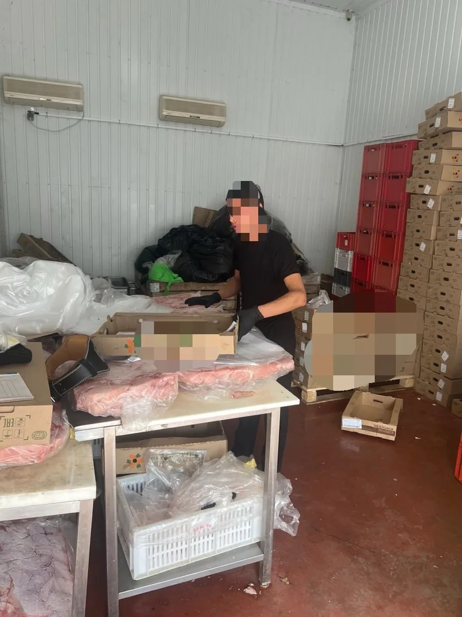 Регистрировали как строителей, а работали в общепите: в Крыму приговорили организаторов незаконной миграции Регистрировали как строителей, а работали в общепите: в Крыму приговорили организаторов незаконной миграции