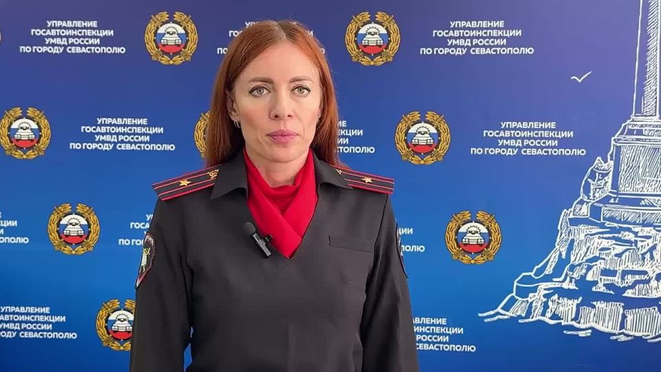 В Севастополе автоинспекторы напомнили инструктору по вождению, что правила дорожного движения едины для всех