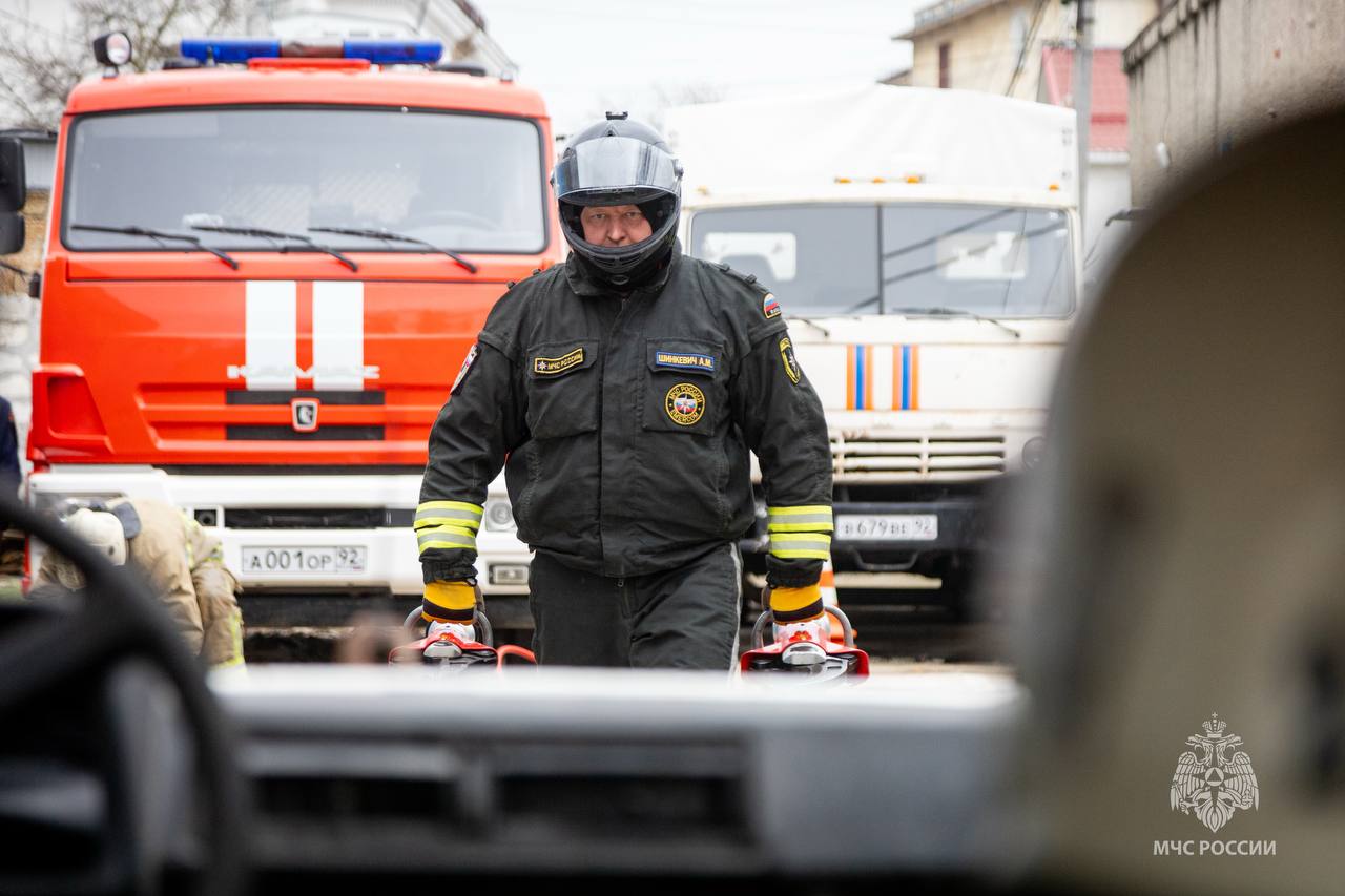 Оттачивали навыки и соревновались в ликвидации последствий ДТП Оттачивали навыки и соревновались в ликвидации последствий ДТП