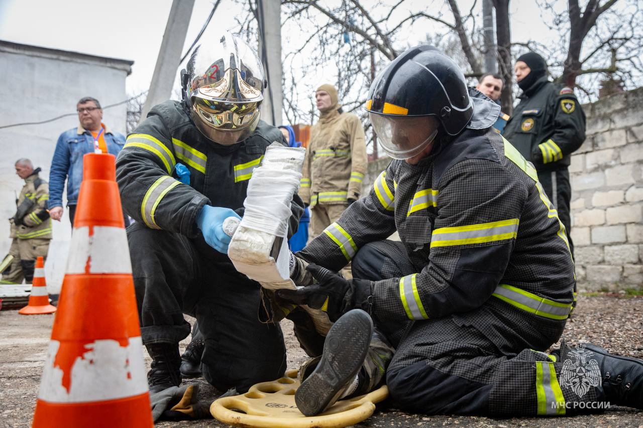Оттачивали навыки и соревновались в ликвидации последствий ДТП Оттачивали навыки и соревновались в ликвидации последствий ДТП