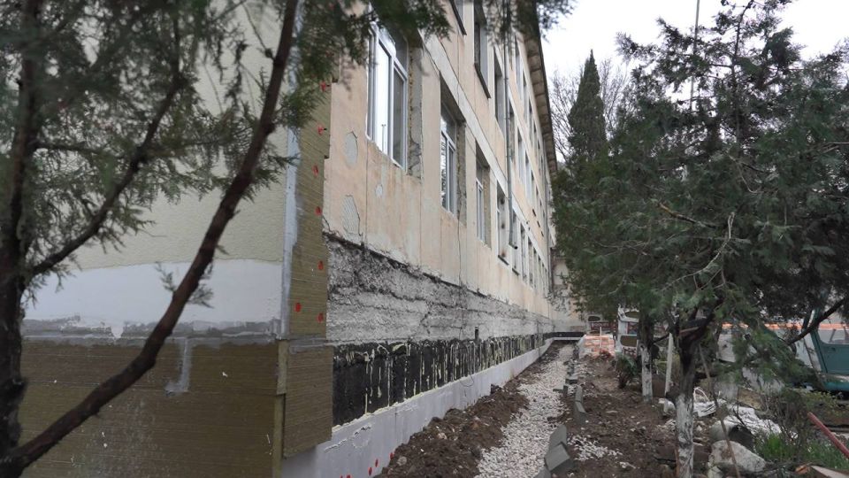 Капитальный ремонт школы №28 в посёлке ГРЭС выполнили на 40%