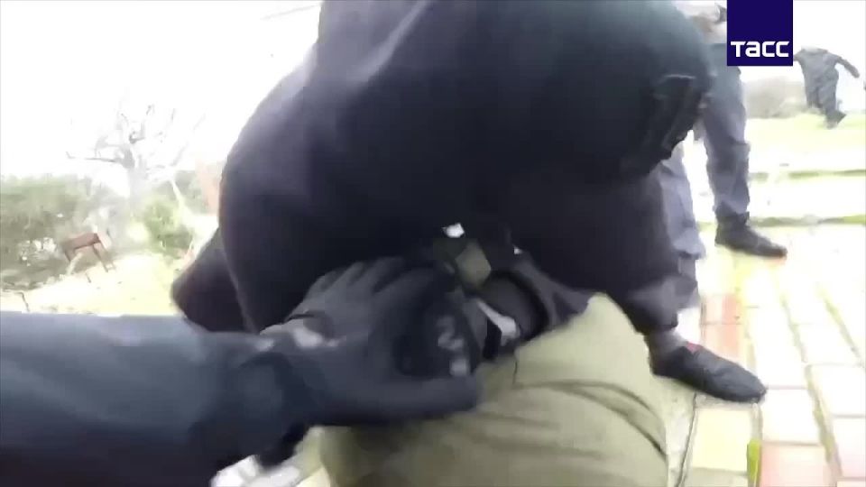 В Крыму пресекли канал поставок оружия из Запорожской области, сообщает ФСБ