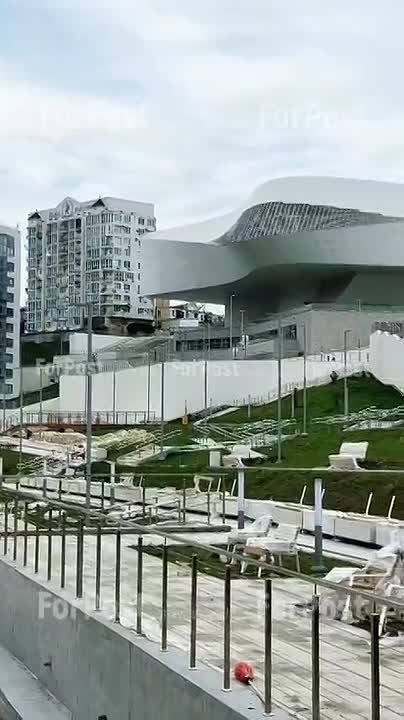 Открытие художественной галереи на мысе Хрустальном все ближе