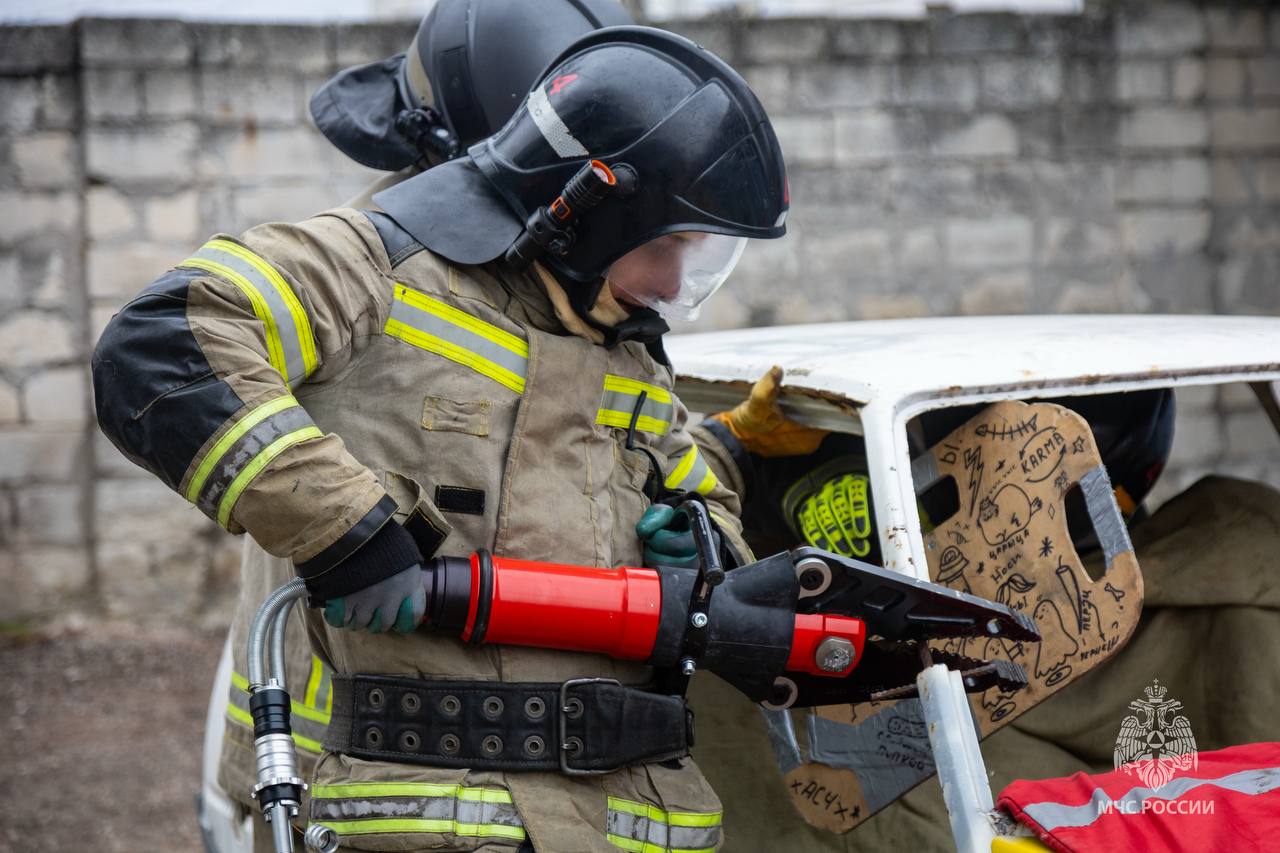 Оттачивали навыки и соревновались в ликвидации последствий ДТП Оттачивали навыки и соревновались в ликвидации последствий ДТП