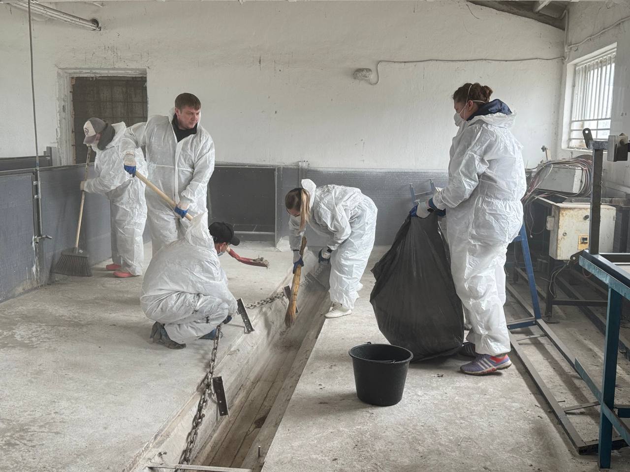 Николай Приставка: Сегодня вместе с коллективом Управления ветеринарии принял участие в общегородском субботнике Николай Приставка: Сегодня вместе с коллективом Управления ветеринарии принял участие в общегородском субботнике