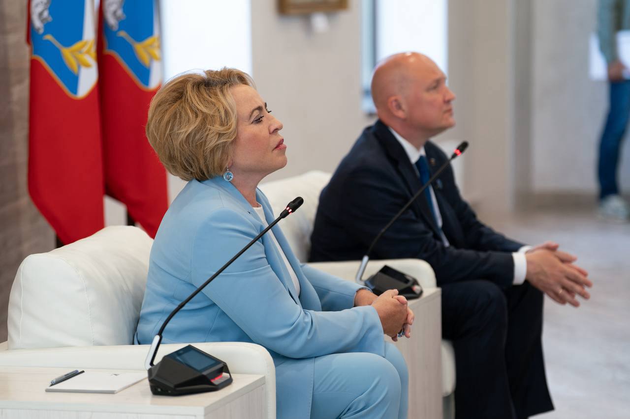 Михаил Развожаев: Сегодня день рождения у Председателя Совета Федерации Валентины Ивановны Матвиенко Михаил Развожаев: Сегодня день рождения у Председателя Совета Федерации Валентины Ивановны Матвиенко