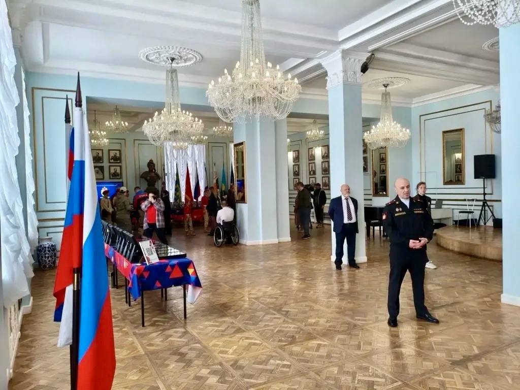 Сергей Резниченко: Севастопольские спортсмены познакомились с выставкой мобильной экспозиции «Реплики медалей и плакатов всех летних и зимних Олимпийских Игр» Сергей Резниченко: Севастопольские спортсмены познакомились с выставкой мобильной экспозиции «Реплики медалей и плакатов всех летних и зимних Олимпийских Игр»