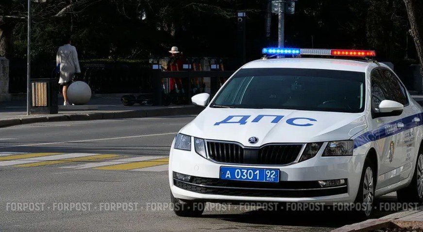 Счет на минуты: в Севастополе полицейские помогли спасти жизнь человеку