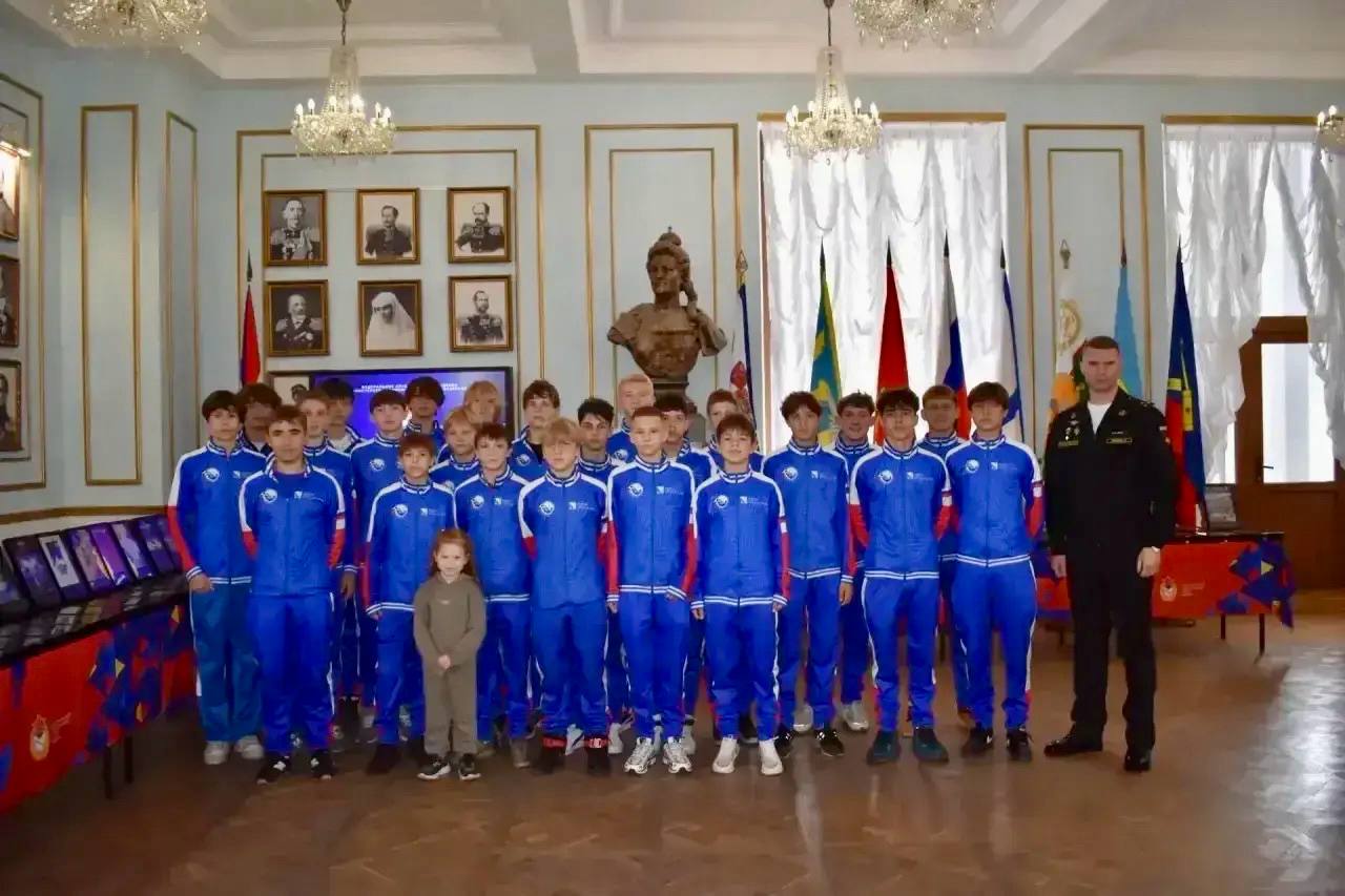 Сергей Резниченко: Севастопольские спортсмены познакомились с выставкой мобильной экспозиции «Реплики медалей и плакатов всех летних и зимних Олимпийских Игр» Сергей Резниченко: Севастопольские спортсмены познакомились с выставкой мобильной экспозиции «Реплики медалей и плакатов всех летних и зимних Олимпийских Игр»