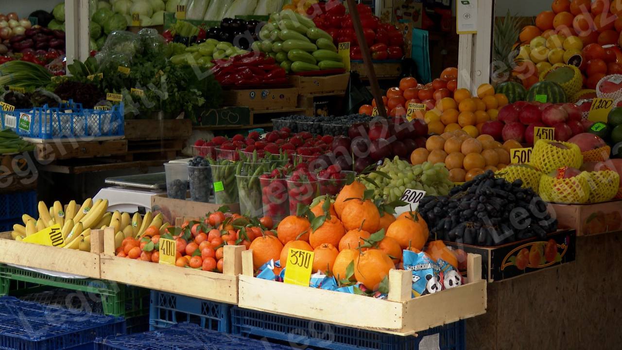 Сотрудники Департамента сельского хозяйства и потребительского рынка провели рейд на рынке «Юмашевский» Сотрудники Департамента сельского хозяйства и потребительского рынка провели рейд на рынке «Юмашевский»