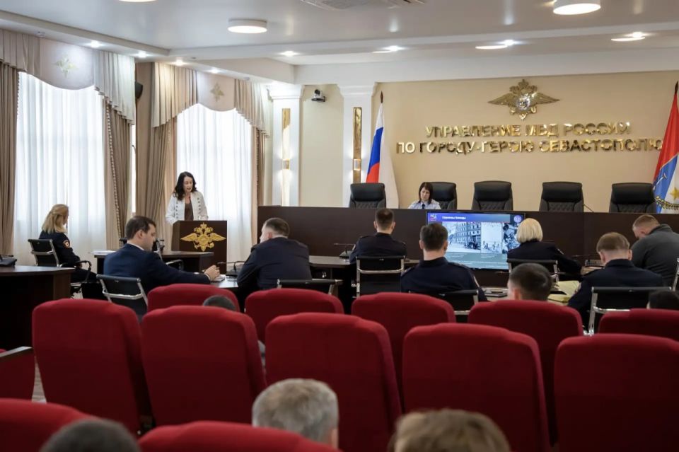 В Управлении МВД России по г.Севастополю прошло очередное занятие в рамках Единого дня государственно-правового информирования В Управлении МВД России по г.Севастополю прошло очередное занятие в рамках Единого дня государственно-правового информирования