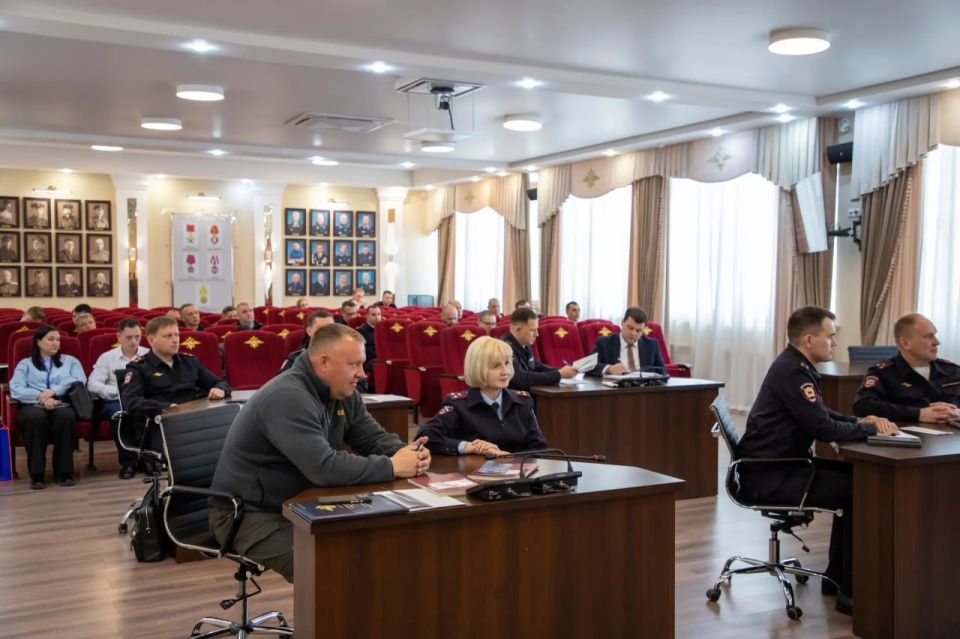 В Управлении МВД России по г.Севастополю прошло очередное занятие в рамках Единого дня государственно-правового информирования В Управлении МВД России по г.Севастополю прошло очередное занятие в рамках Единого дня государственно-правового информирования