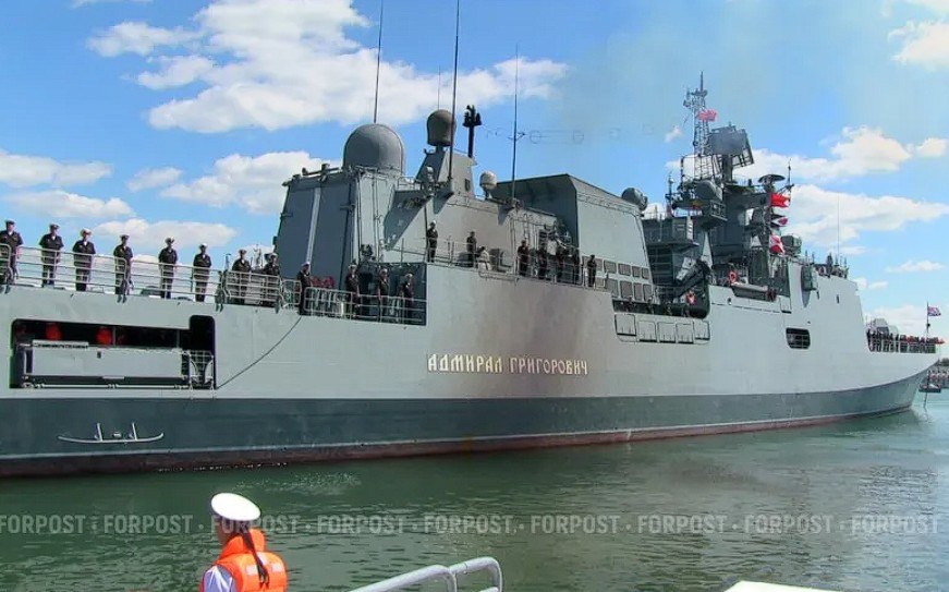 «Адмирал Григорович» провёл два российских танкера через Ла-Манш