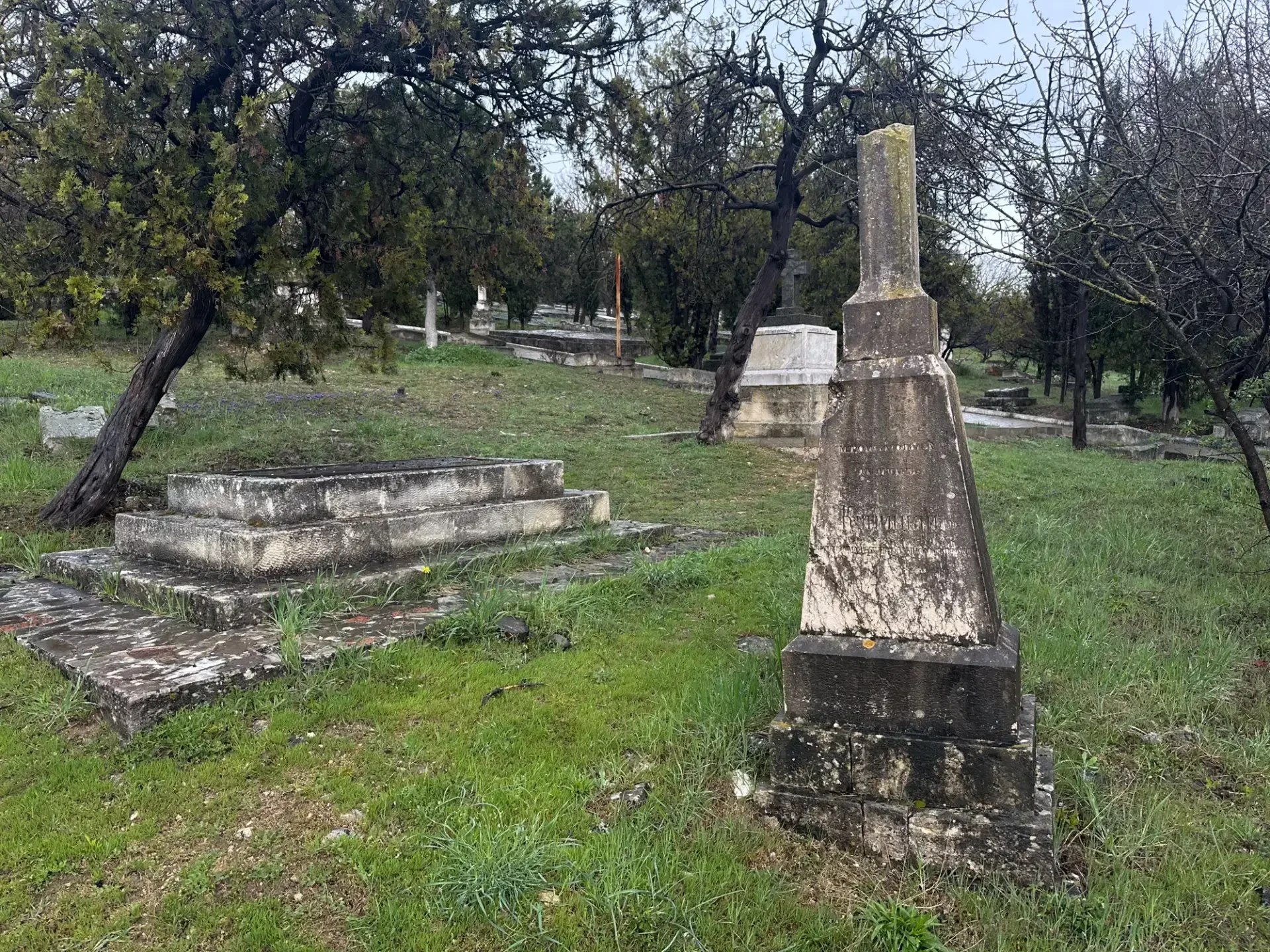 Захоронения на Братском кладбище защитников Севастополя приведут в порядок Захоронения на Братском кладбище защитников Севастополя приведут в порядок