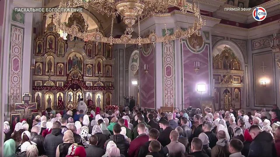 Пасхальное богослужение объединяет вместе всех православных христиан