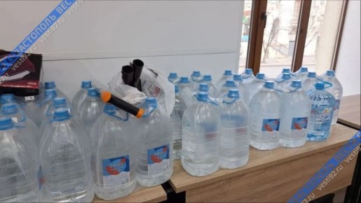 В штабе общественной поддержки продолжается приём гуманитарной помощи для жителей Дагестана, которые пострадали в результате наводнения