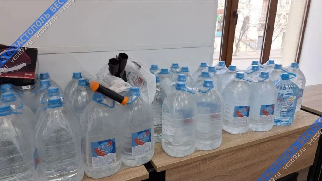 В штабе общественной поддержки продолжается приём гуманитарной помощи для жителей Дагестана, которые пострадали в результате наводнения