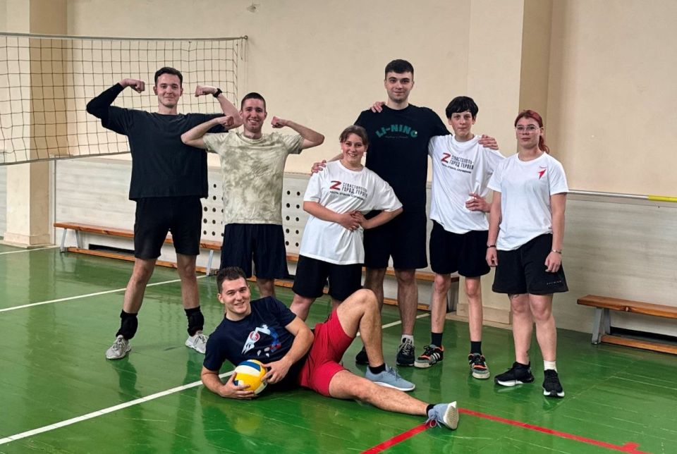 Работники прокуратуры Ленинского района города Севастополя провели товарищеский волейбольный матч с воспитанниками ГКУ «Центр помощи детям, оставшимся без попечения родителей, «Наш дом»