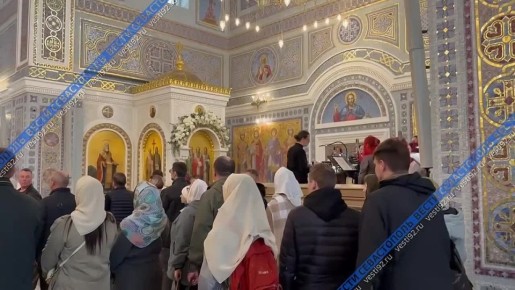 Пасхальная вечерня проходит в Свято-Владимирском соборе в Севастополе