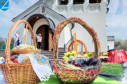 Пусть светлый праздник Христова Воскресения принесёт в каждый дом мир, добро и благополучие