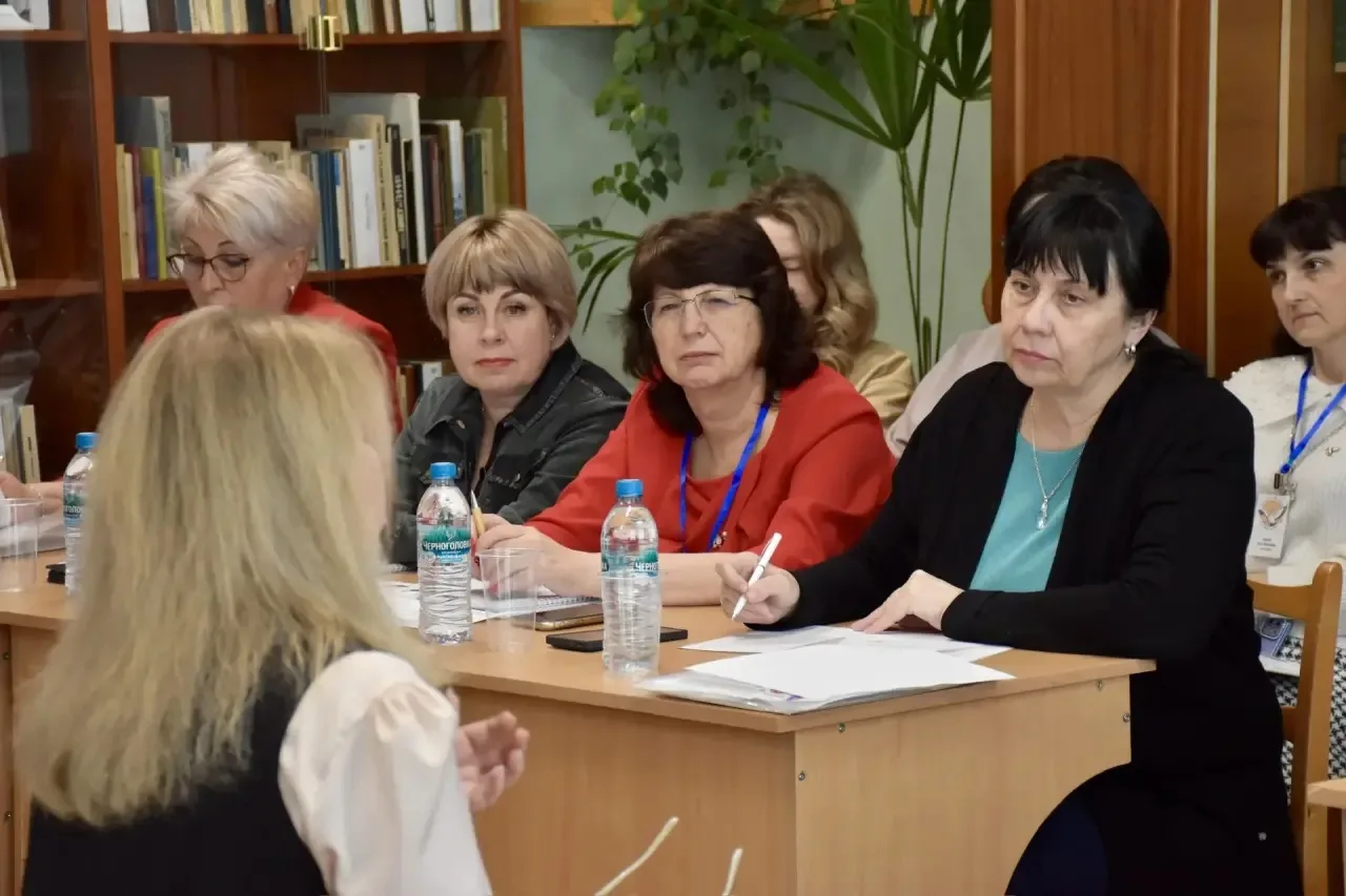 От всей души поздравляю учителя русского языка и литературы Алину Руслановну Андриц из школы «Экотех+» с победой в региональном этапе Всероссийского конкурса «Учитель года России – 2026» От всей души поздравляю учителя русского языка и литературы Алину Руслановну Андриц из школы «Экотех+» с победой в региональном этапе Всероссийского конкурса «Учитель года России – 2026»