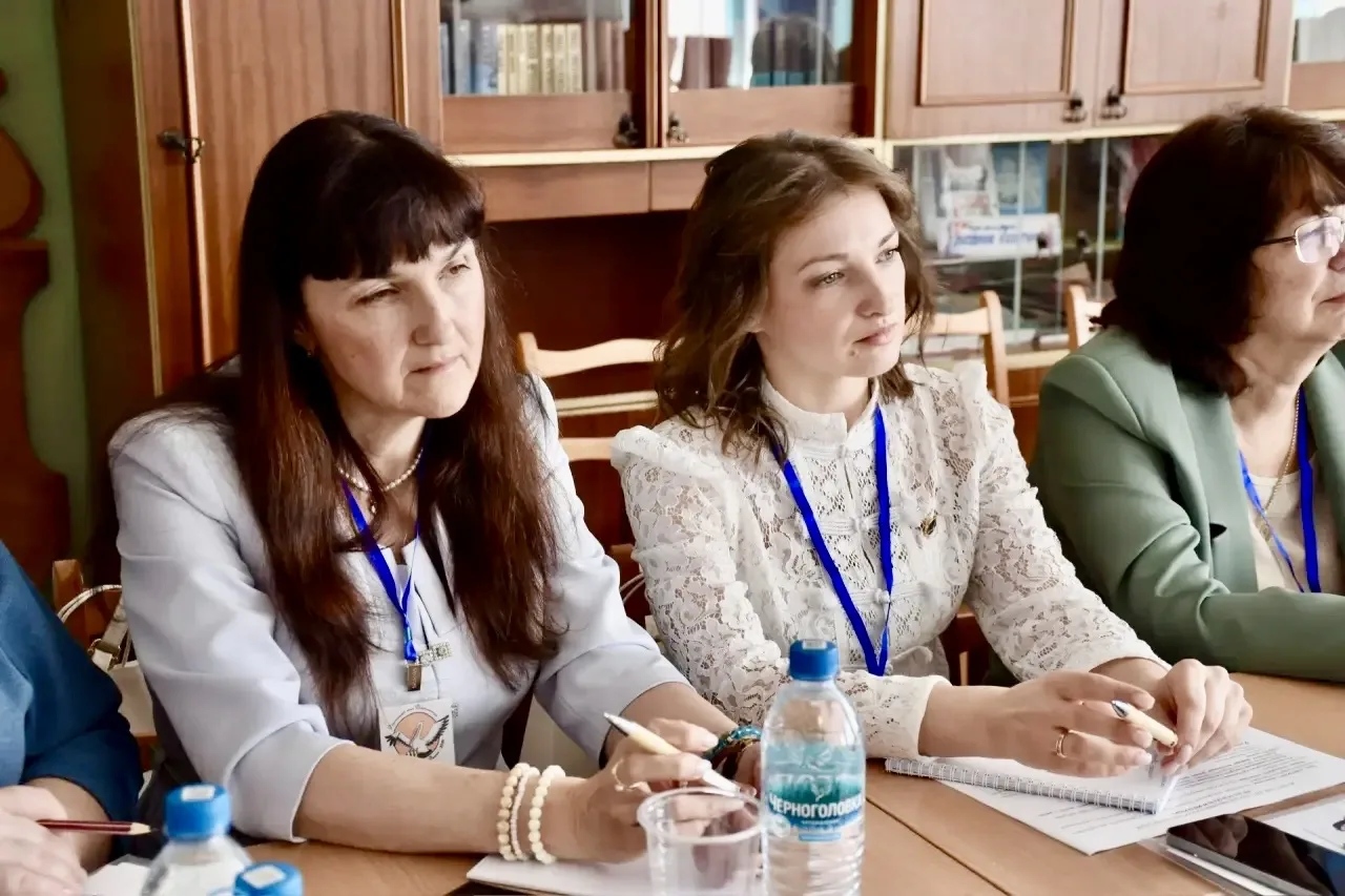 От всей души поздравляю учителя русского языка и литературы Алину Руслановну Андриц из школы «Экотех+» с победой в региональном этапе Всероссийского конкурса «Учитель года России – 2026» От всей души поздравляю учителя русского языка и литературы Алину Руслановну Андриц из школы «Экотех+» с победой в региональном этапе Всероссийского конкурса «Учитель года России – 2026»