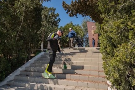В Севастополе начали приводить в порядок памятники к 81-й годовщине Победы