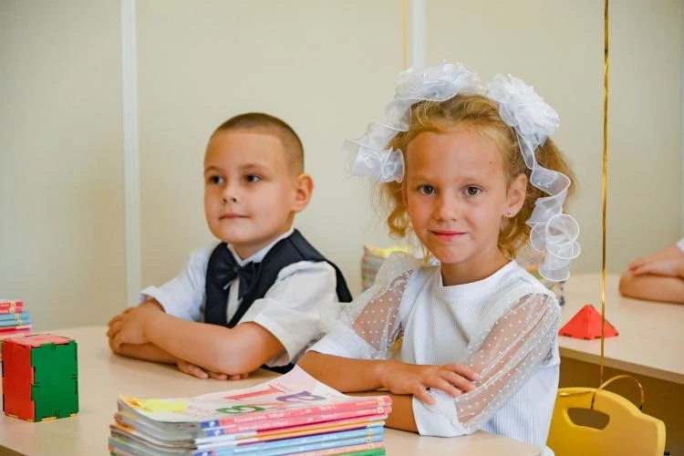 В Севастополе продолжается прием заявлений в первые классы