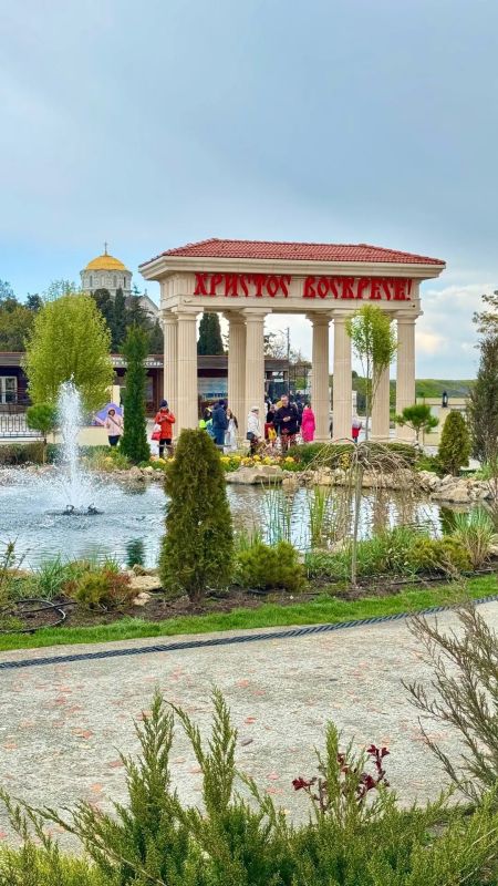 Атмосфера Нового Херсонеса глазами крымского блогера Артёма Лавриненко Атмосфера Нового Херсонеса глазами крымского блогера Артёма Лавриненко