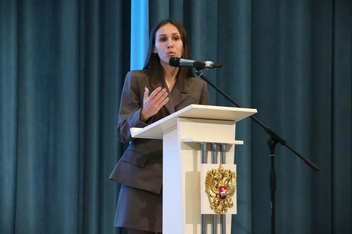 Севастопольские полицейские обсудили с родителями несовершеннолетних защиту детей от цифровых угроз Севастопольские полицейские обсудили с родителями несовершеннолетних защиту детей от цифровых угроз