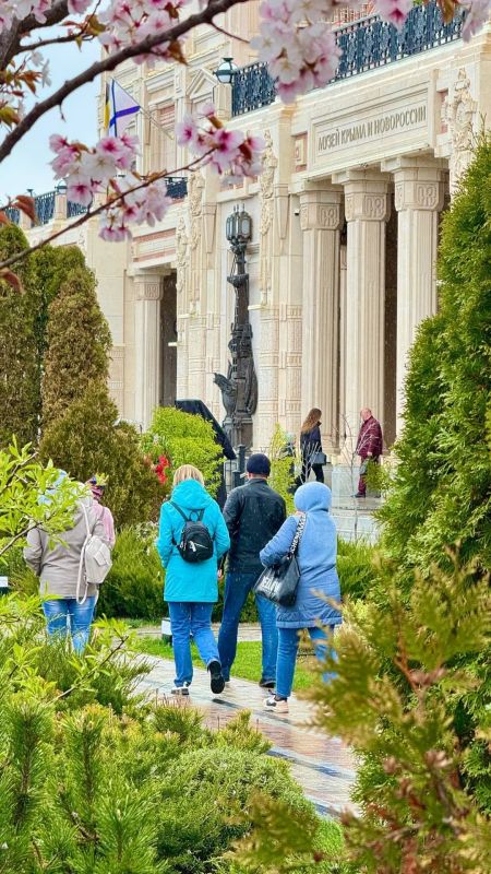 Атмосфера Нового Херсонеса глазами крымского блогера Артёма Лавриненко Атмосфера Нового Херсонеса глазами крымского блогера Артёма Лавриненко