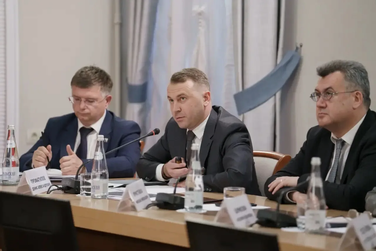 Михаил Развожаев: Снизим в Севастополе налоги для нашего бизнеса — соответствующий закон в ближайшее время внесём в Заксобрание Михаил Развожаев: Снизим в Севастополе налоги для нашего бизнеса — соответствующий закон в ближайшее время внесём в Заксобрание