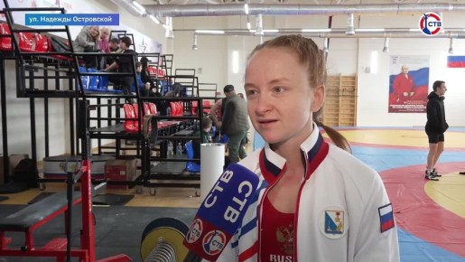 90 спортсменов приняли участие в чемпионате Севастополя по пауэрлифтингу