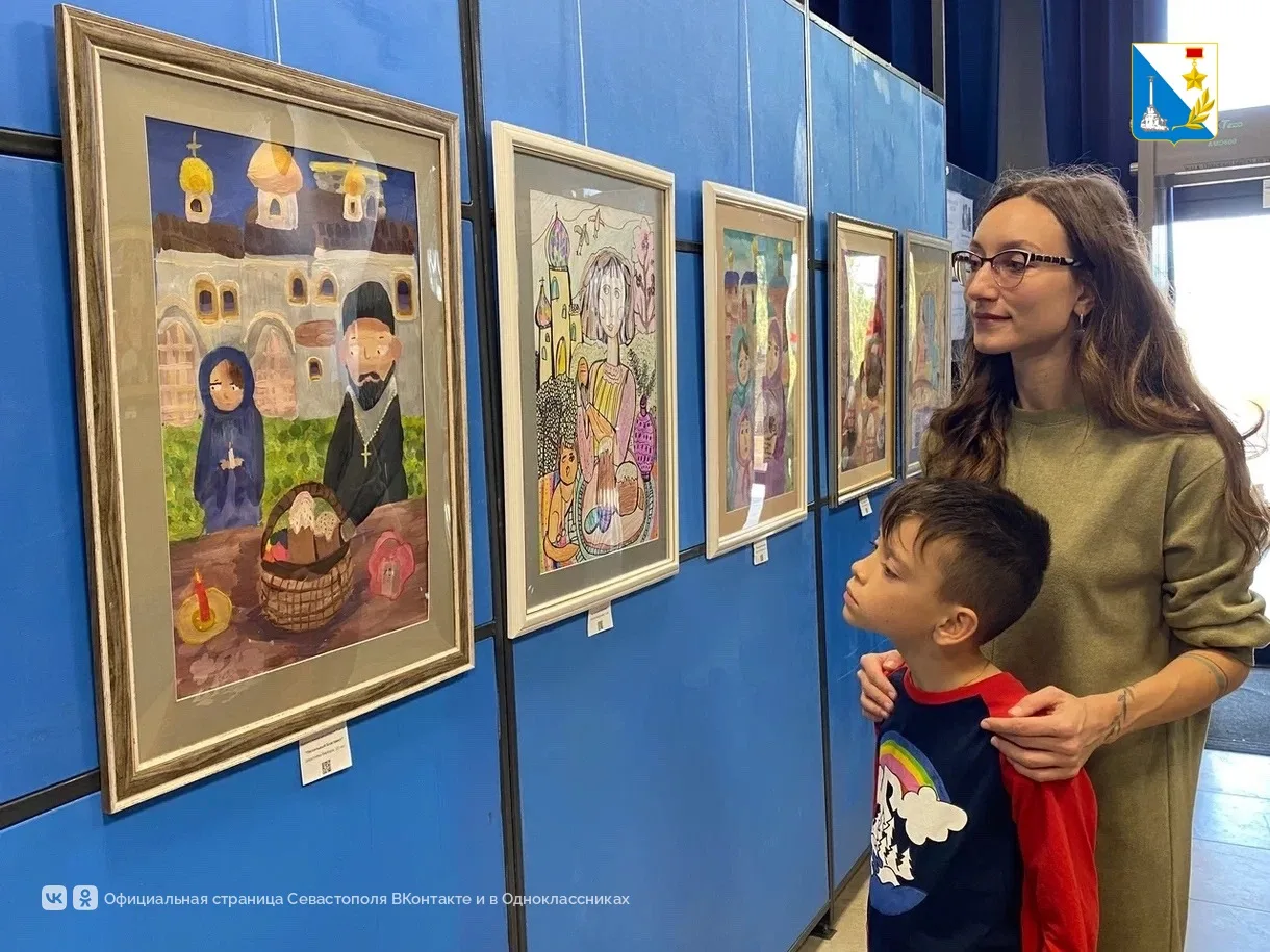 В театре юного зрителя открылась выставка детского рисунка «Пасхальный Благовест»