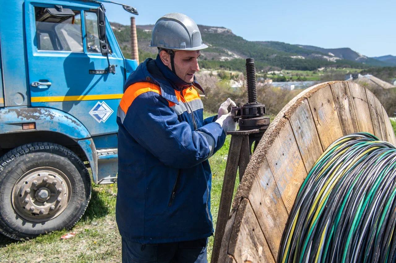 «Севастопольэнерго» продолжает плановые работы по обновлению энергетической системы города «Севастопольэнерго» продолжает плановые работы по обновлению энергетической системы города