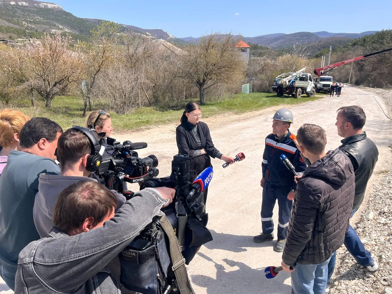 Специалисты «Севастопольэнерго» показали ход ремонта воздушной линии электропередачи в Терновском муниципальном округе