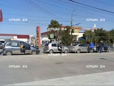 Четыре легковушки столкнулись в Симферополе